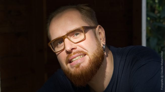 W-eye-Holzbrille-Brillenmode_Brillen-Galerie-Koeln